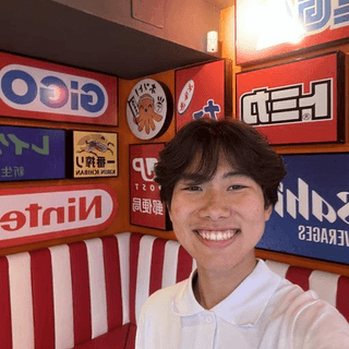 TabAI user - entrepreneur utilizing AI-powered focus features